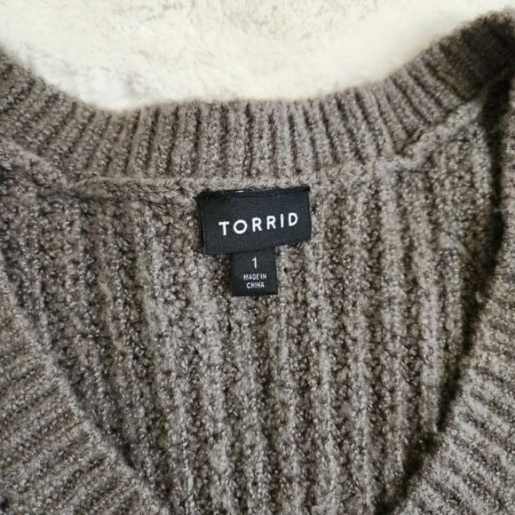 Torrid Gray Chunky Pullover Tunic Sweater Gold Beaded Lightning Bolt size 1 X - Picture 11 of 13